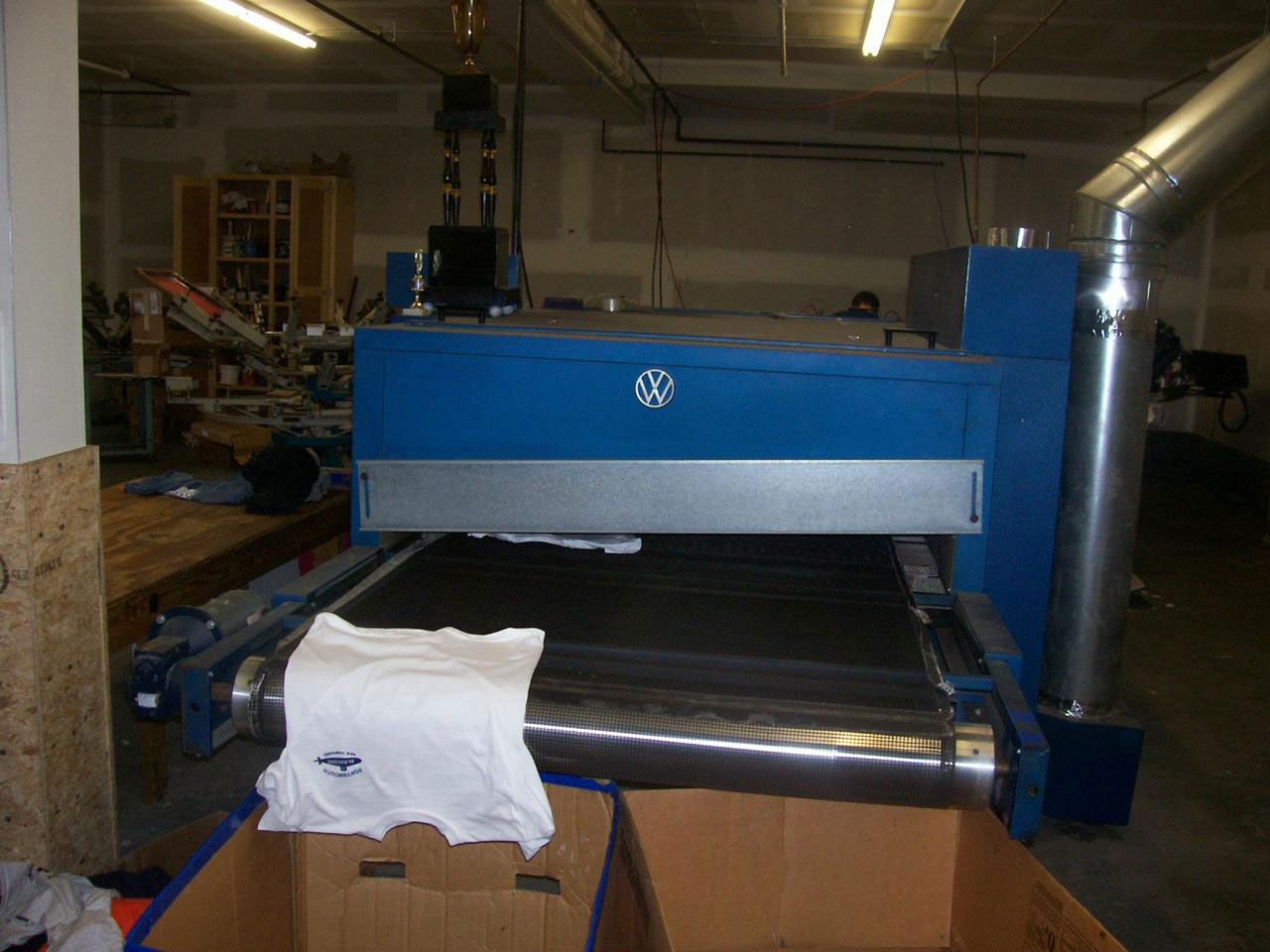 Custom screen printing  embroidery and advertising screen printing